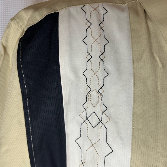 Vintage The Havanera Co men’s Short sleeve, button-down shirt, black, and tan - Picture 3 of 7